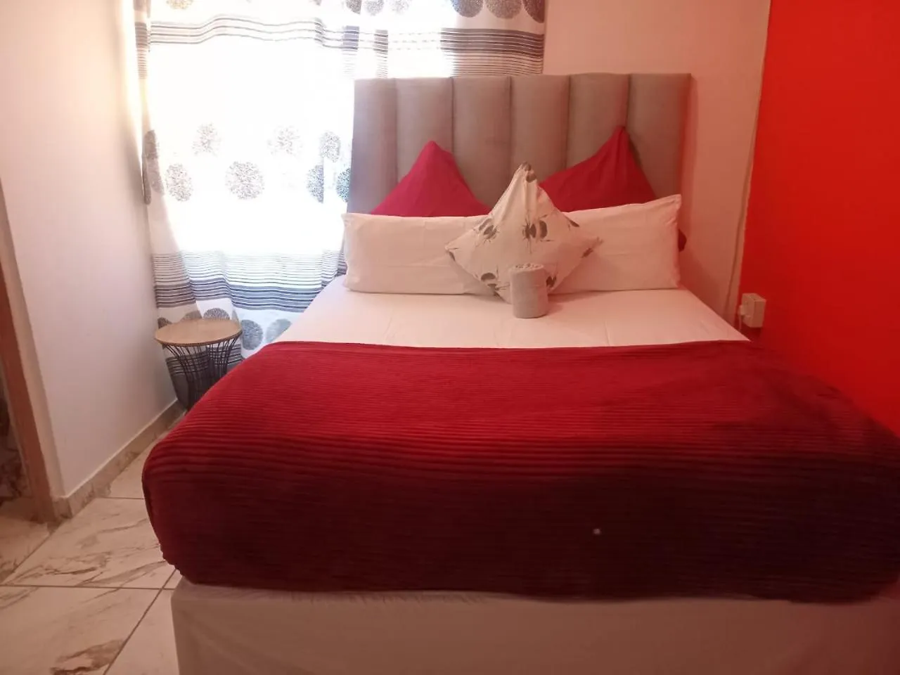 Neo & Ruks Goodwood Rooms Guest house